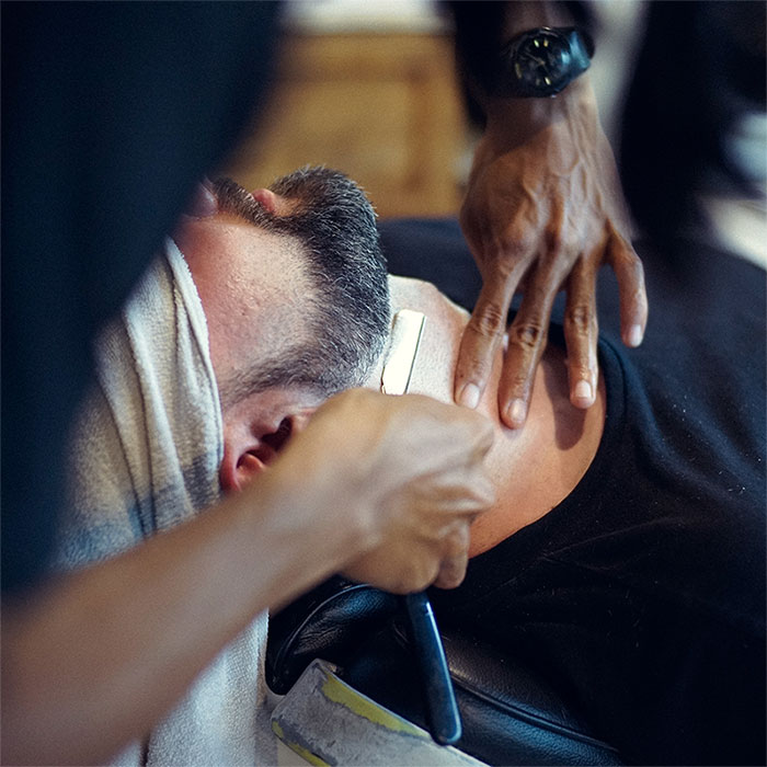Beard Shaving Antarshuka Barbershop